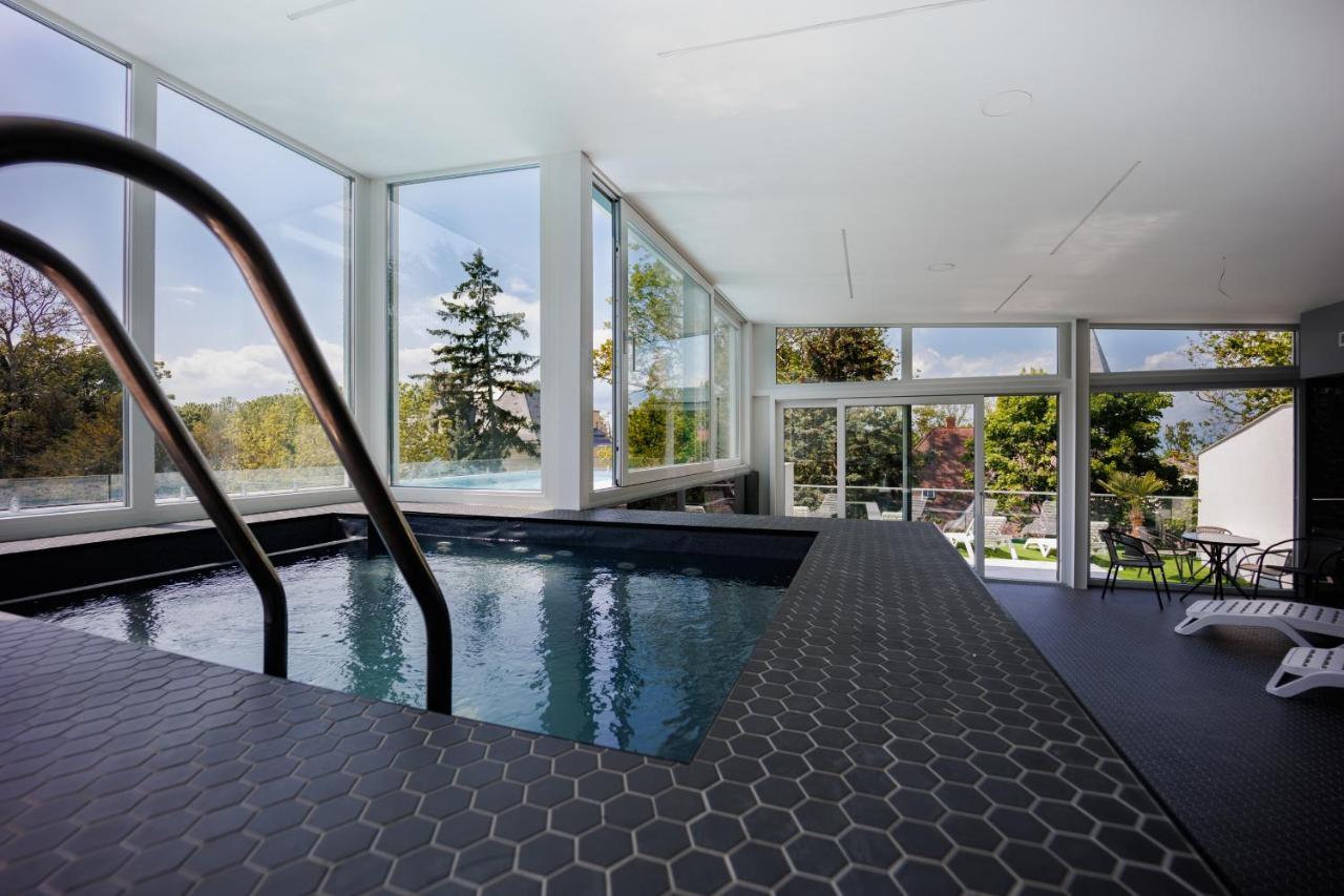 Villa Bauhaus Wellness Apartman 102 シオーフォク エクステリア 写真