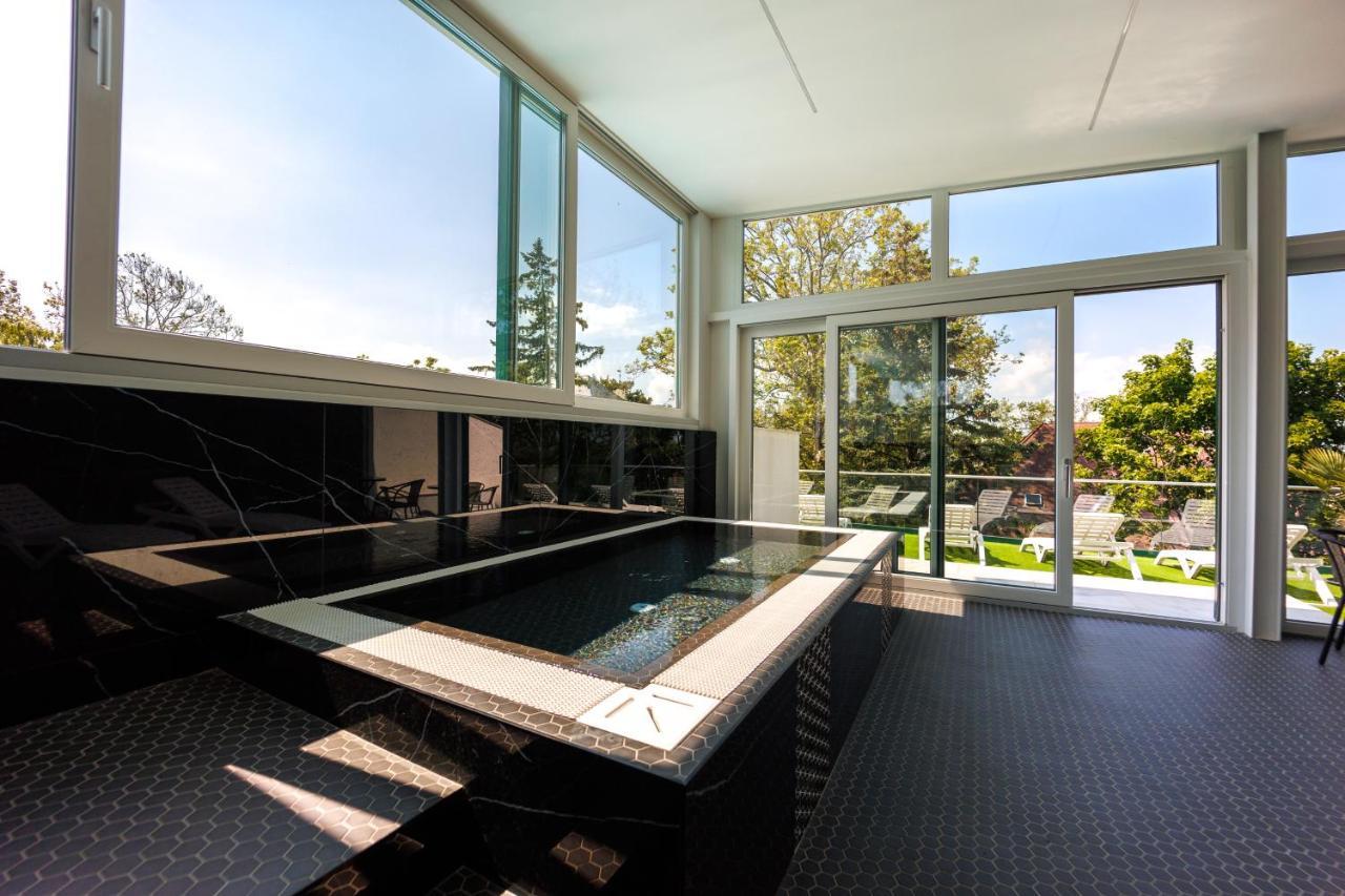 Villa Bauhaus Wellness Apartman 102 シオーフォク エクステリア 写真